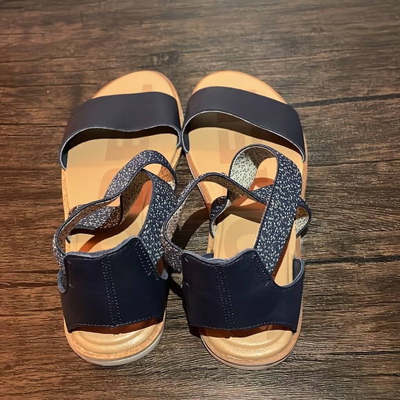 Sorel Ella ll sandal in nocturnal, sea salt. Size 8. New
